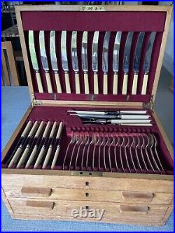131 Piece Roberts & Doré Sheffield Silver Plated Solid Oak Canteen EPNS A1