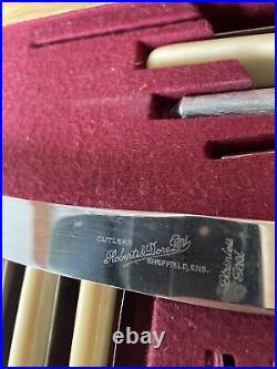 131 Piece Roberts & Doré Sheffield Silver Plated Solid Oak Canteen EPNS A1