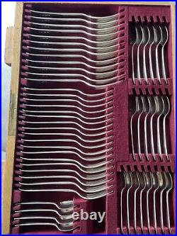 131 Piece Roberts & Doré Sheffield Silver Plated Solid Oak Canteen EPNS A1