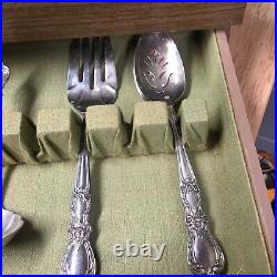1847 ROGERS BROS Grand Heritage Silver Plate Flatware Set with Box 78 Pieces