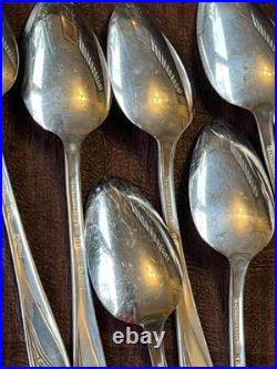 1847 Rogers Brothers 103 Piece Silver Plate 1950 Daffodil Flatware Set Box