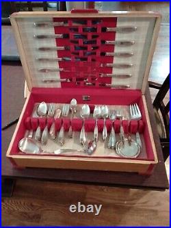1847 Vintage Rogers Bros Silverware 117 Piece In Wooden Box