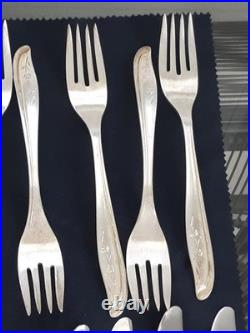 31 piece Set Supreme Silver Plate Flatware Concept Pattern svc for 8