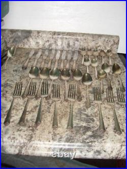 32 piece Vintage Rogers and Bros. Reinforced Plate IS Floral Design Flatware set