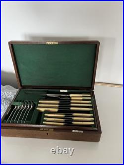 38 Piece Oak Canteen Of Silver Plated Walker & Hall Cutlery (for 6) (cc-00)