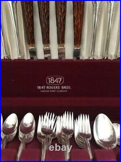 56 Pieces 1847 Rogers Bros Silverware Flatware Set Remembrance with Case