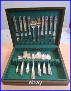 58 Piece Harmony House AA+ Silver Plate Flatware Set and Box