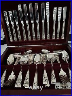 58 piece Oneida Hampton Court cutlery