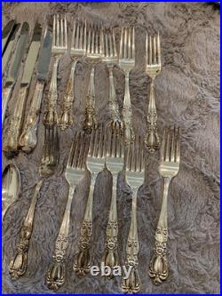 64 piece set of Rogers Bros 1847 IS Heritage pattern in paper box silver-plate