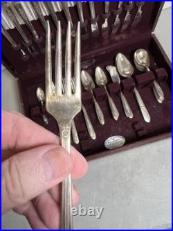 65 Piece Oneida Nobility Plate Royal Rose Silver Plate Silverware Flatware Box