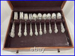 88 Piece 1847 Rogers Bros IS Reflection Silverplate Flatware Set In Wood Case