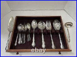 88 Piece 1847 Rogers Bros IS Reflection Silverplate Flatware Set In Wood Case