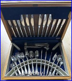 89 Piece of Arthur Price Cutlery Set with wooden box
