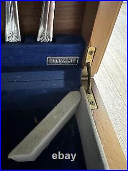 89 Piece of Arthur Price Cutlery Set with wooden box