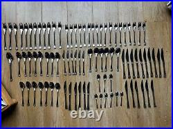 89 Piece of Arthur Price Cutlery Set with wooden box