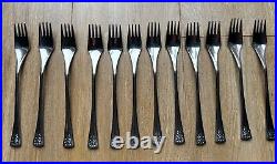 89 Piece of Arthur Price Cutlery Set with wooden box