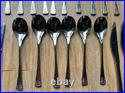 89 Piece of Arthur Price Cutlery Set with wooden box
