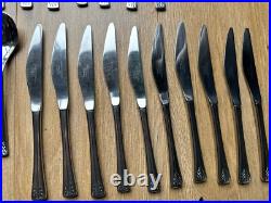 89 Piece of Arthur Price Cutlery Set with wooden box
