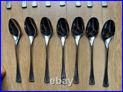 89 Piece of Arthur Price Cutlery Set with wooden box