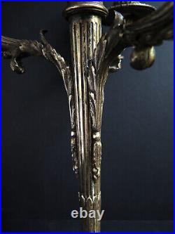 A HEAVY SILVER PLATED CLASSICAL CANDELABRA TABLE CENTRE PIECE, 19th CENTURY