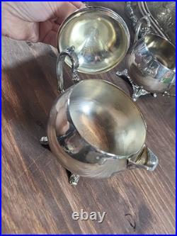 Beautiful Vintage Oneida USA Silver Plate 5-piece Coffee/Tea Service Set with Tray