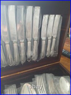 Boxed Canteen Of James Ryals Silver Plated EPNS 44 Piece Cutlery Set Wooden Box