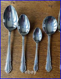 Canteen of 44 Pieces Silver Plated Cutlery for 6 James Ryals Sheffield Dubarry