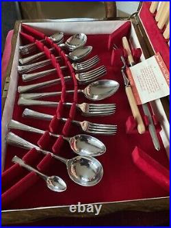 Canteen of 52 Pieces Silver Plated Cutlery for 6 James Ryals Sheffield Fulwood