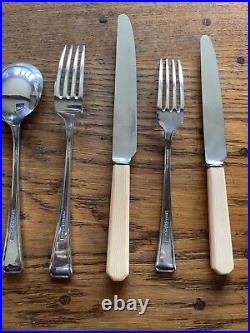 Canteen of 52 Pieces Silver Plated Cutlery for 6 James Ryals Sheffield Fulwood