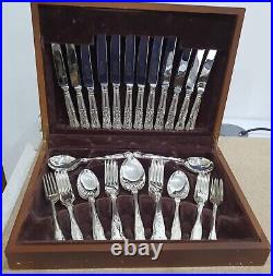 EPNS A1 Silver Sheffield Cutlery set in wooden case. 44 pieces, 6-place settings