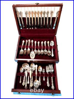 Elegant Silver Plate Oneida Community 90 Piece Set