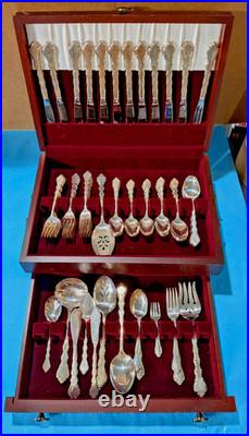 Elegant Silver Plate Oneida Community 90 Piece Set