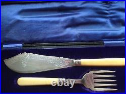 FINE PAIR ART DECO FISH SERVERS ELECTRO SILVER PLATE with ORIGINAL FITTED BOX