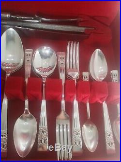 HAMPTON COURT Design ONEIDA COMMUNITY Silver Service 47 Piece Canteen of Cutlery