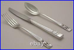 HAMPTON COURT Design ONEIDA COMMUNITY Silver Service 58 Piece Canteen of Cutlery
