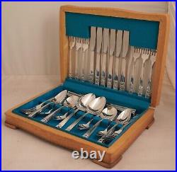 HAMPTON COURT Pattern COMMUNITY Silver Plated 44 Piece Canteen of Cutlery