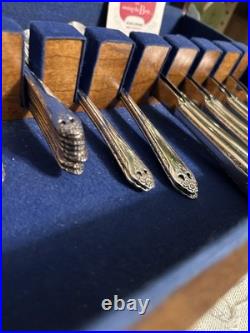 Holmes & Edwards IS Inlaid Silver Plate Flatware 110 Pieces & Case Silverplate