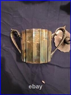 LUNT Silver Plate 5 Piece Set Coffee Pot, Tea Pot, Creamer, 2 Sugars 100-E