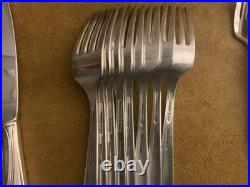 ONEIDA Ltd Wm A Rogers BRITTANY ROSE Flatware 40 Piece Set Silver Plate ONEIDA Ltd Wm A Rogers BRITTANY ROSE Flatware 40 Piece Set Silver Plate