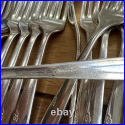 Oneida Community Carousel Silver Plated Cutlery Set 64 Pieces Vintage