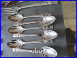 Oneida Community Plate Hampton Court 47 piece Cutlery Set