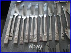 Oneida Community Plate Hampton Court 47 piece Cutlery Set