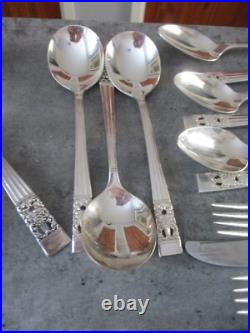Oneida Community Plate Hampton Court 47 piece Cutlery Set