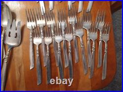Oneida Community Silver plate South Seas pattern 99 piece set plus bonus items