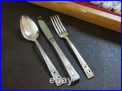 Oneida Community Silver plate cutlery Hampton Court Design 44 piece Canteen
