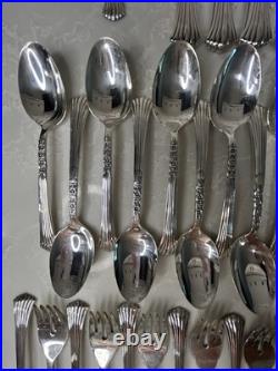 Oneida Floral Queen 1881 Rogers Silver Plate Large 75 Piece Flatware Set