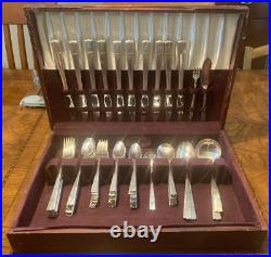 Oneida Nobility Plate Flatware 1951 Caprice 78 pieces Case and Members Book