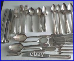 Oneida Prestige Silver Plate 1945 Bordeaux 81 Piece Silver Plate Serving Set