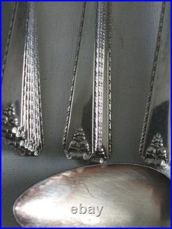 Oneida Prestige Silver Plate 1945 Bordeaux 81 Piece Silver Plate Serving Set