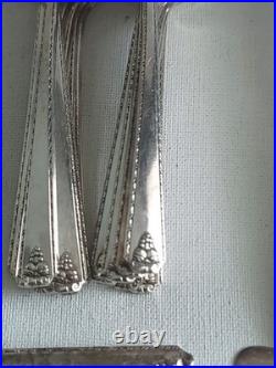 Oneida Prestige Silver Plate 1945 Bordeaux 81 Piece Silver Plate Serving Set